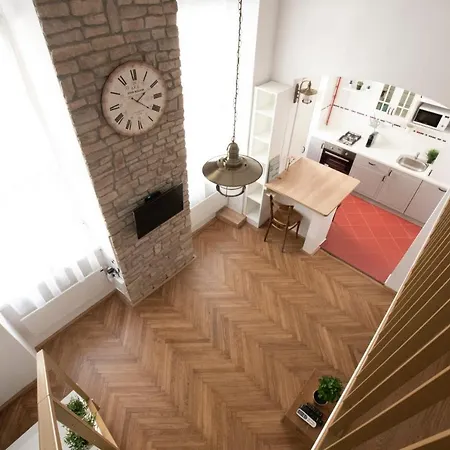 Standard By Hi5 - Rakoczi 23 * Budapest