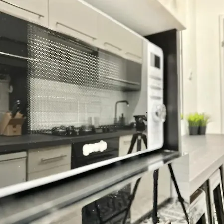 Standard By Hi5 - Rakoczi 23